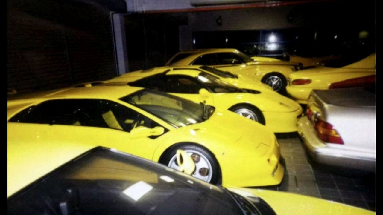 Line-of-Lamborghinis-in-SUltan-of-Brunei's-car-collection