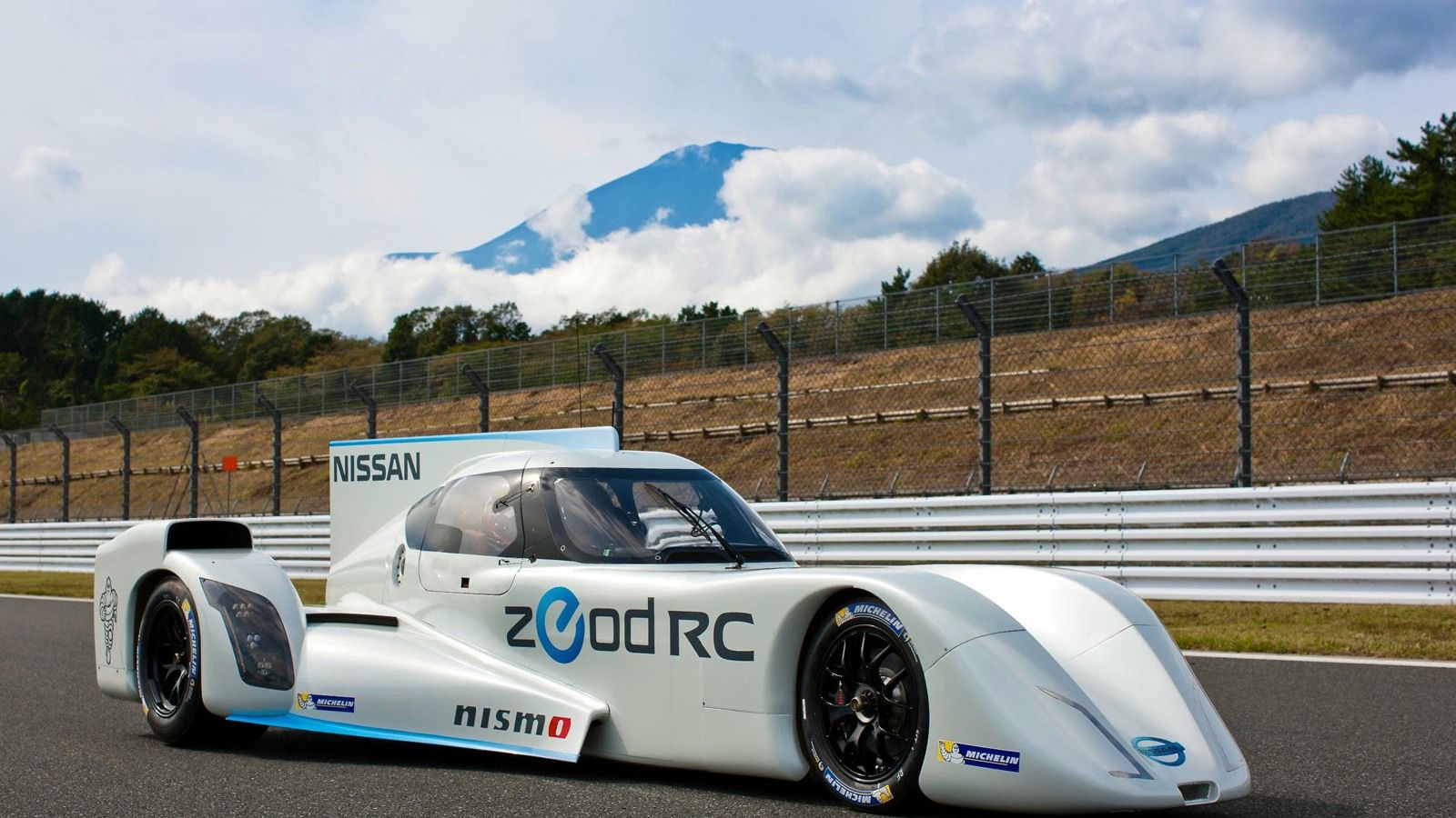 The ZEOD RC is the first car to do a complete lap of Le Mans on electric power