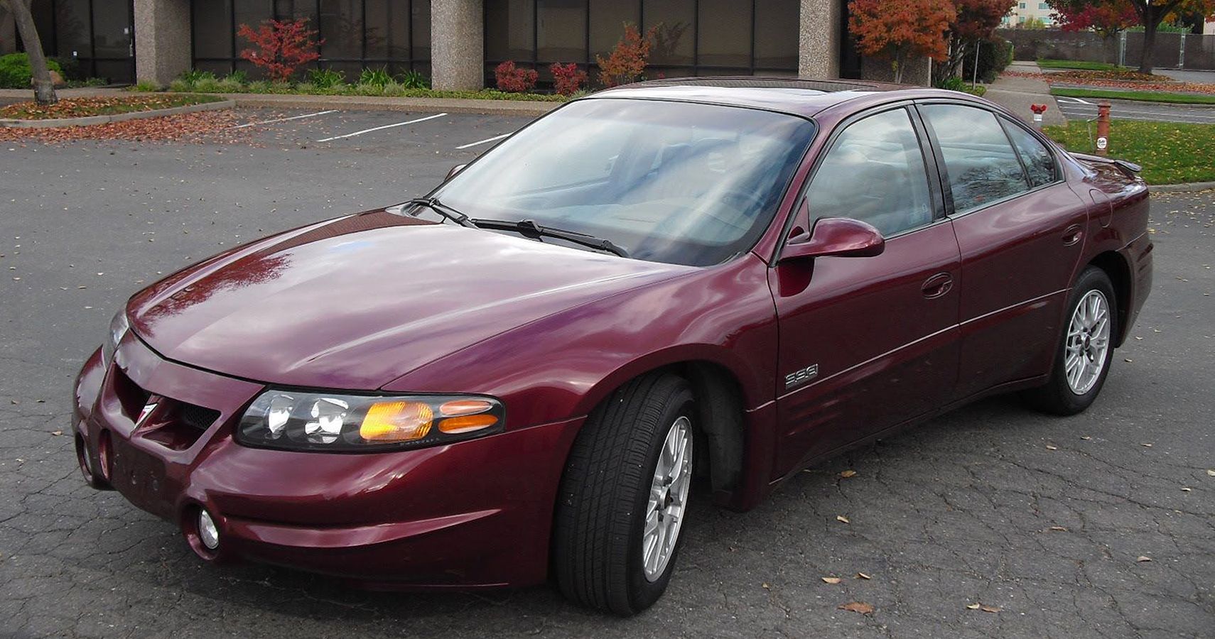 2000-2005 Pontiac Bonneville: Lagged Behind The Competition