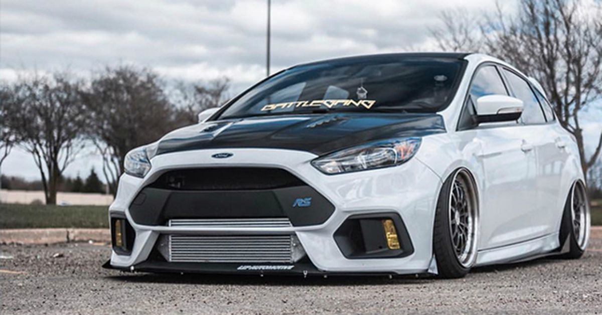 Slammed and modified Ford Focus RS