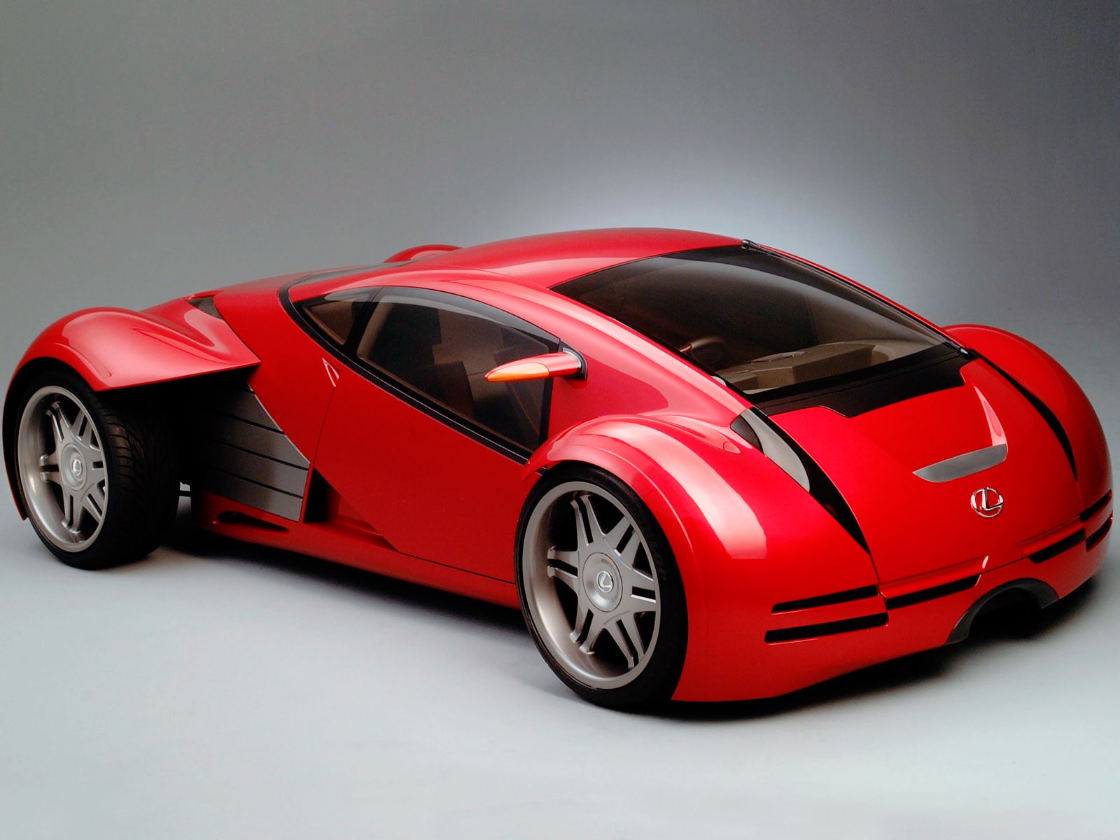 15 Photos Of Incredible Concept Cars From The 2000s