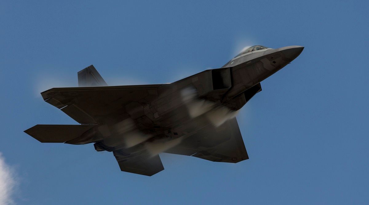 15 Facts You Didn’t Know About The Lockheed Martin F-22 Raptor