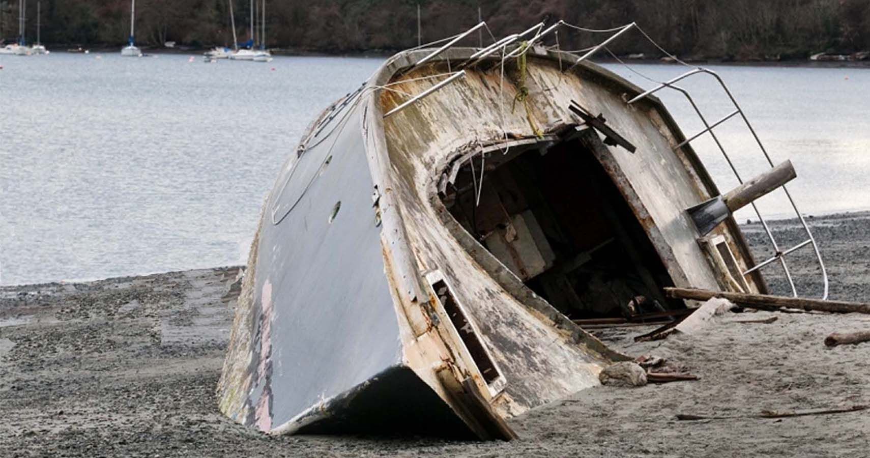15 SpineChilling Photos Of Abandoned Boats