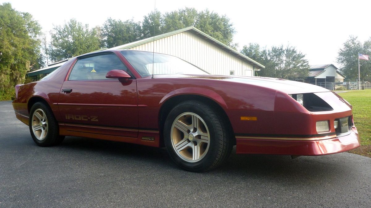 15 Things You About The 1990 Chevy Camaro IROCZ