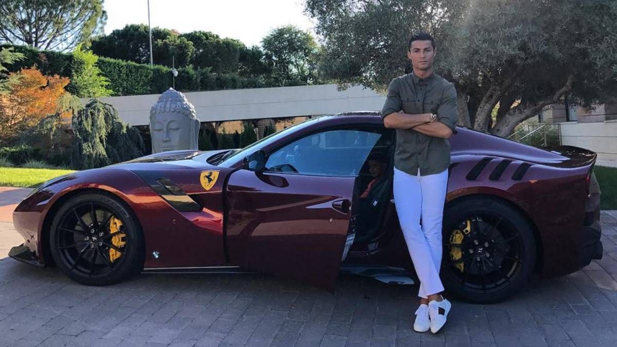 Ronaldo-Ferrari-F12-TDF