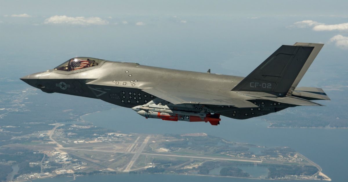 The Boeing F-32 may have had some advantages over the F-35 but it would  have had the same issues of the Lightning II. Here's why. - The Aviation  Geek Club