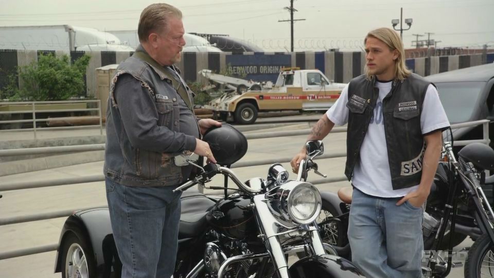 Piney and Jax Sons of anarchy