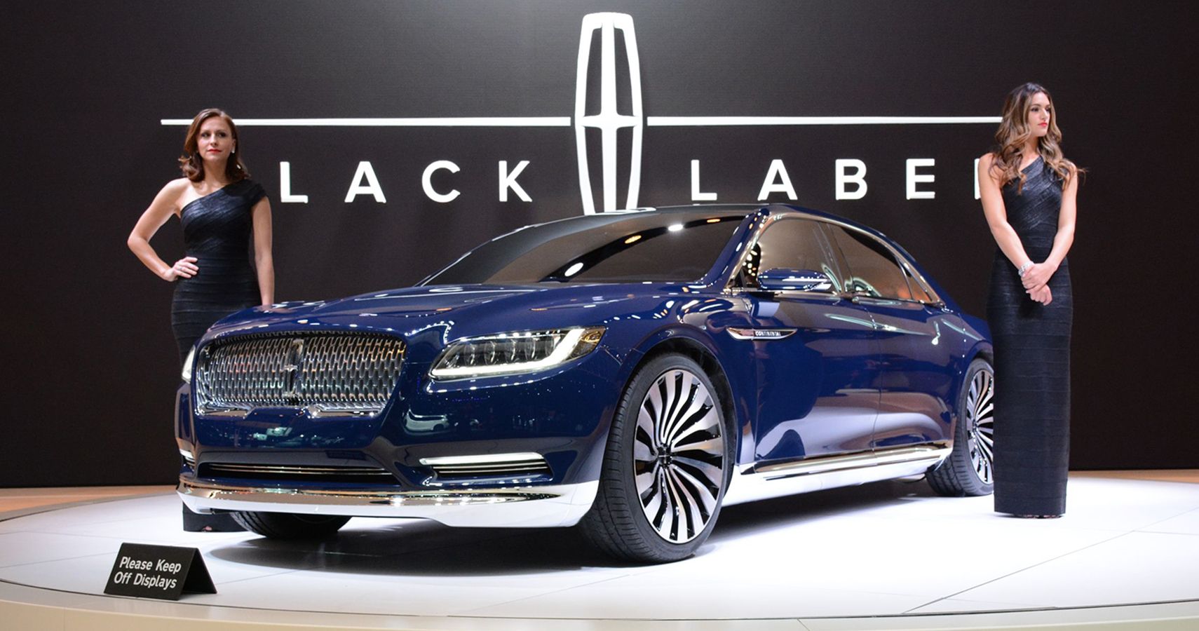 2015 Lincoln Continental Concept: Aesthetically Less Pleasing