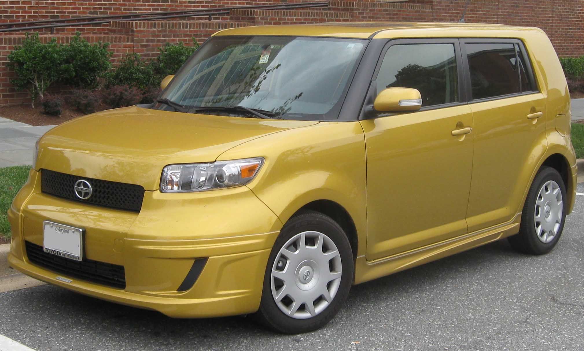 2008 Toyota Scion xB in yellow