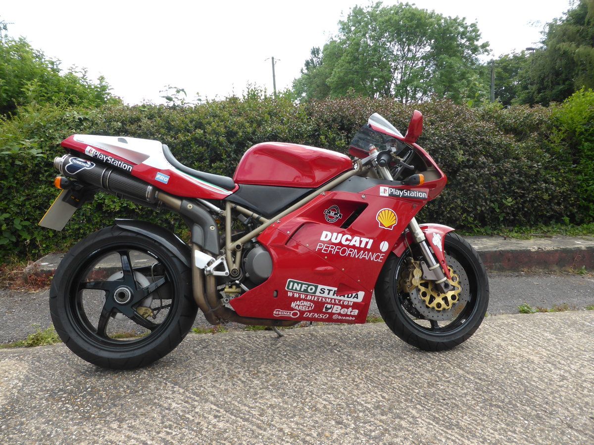 Ducati 916 Fogarty replica