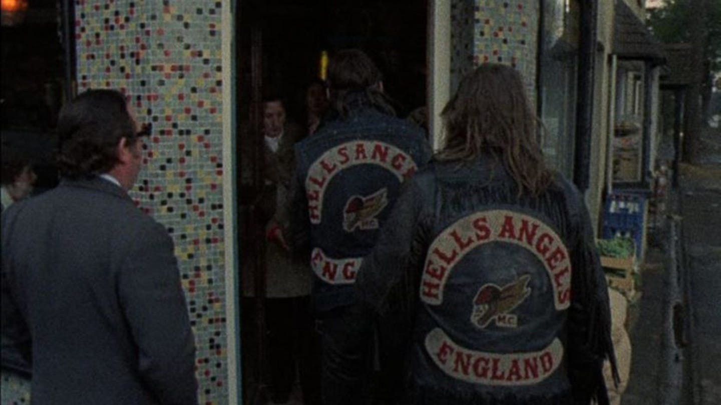 Hell's Angels in England entering a hangout