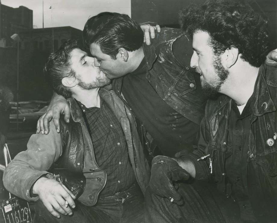 Hell's Angels kissing