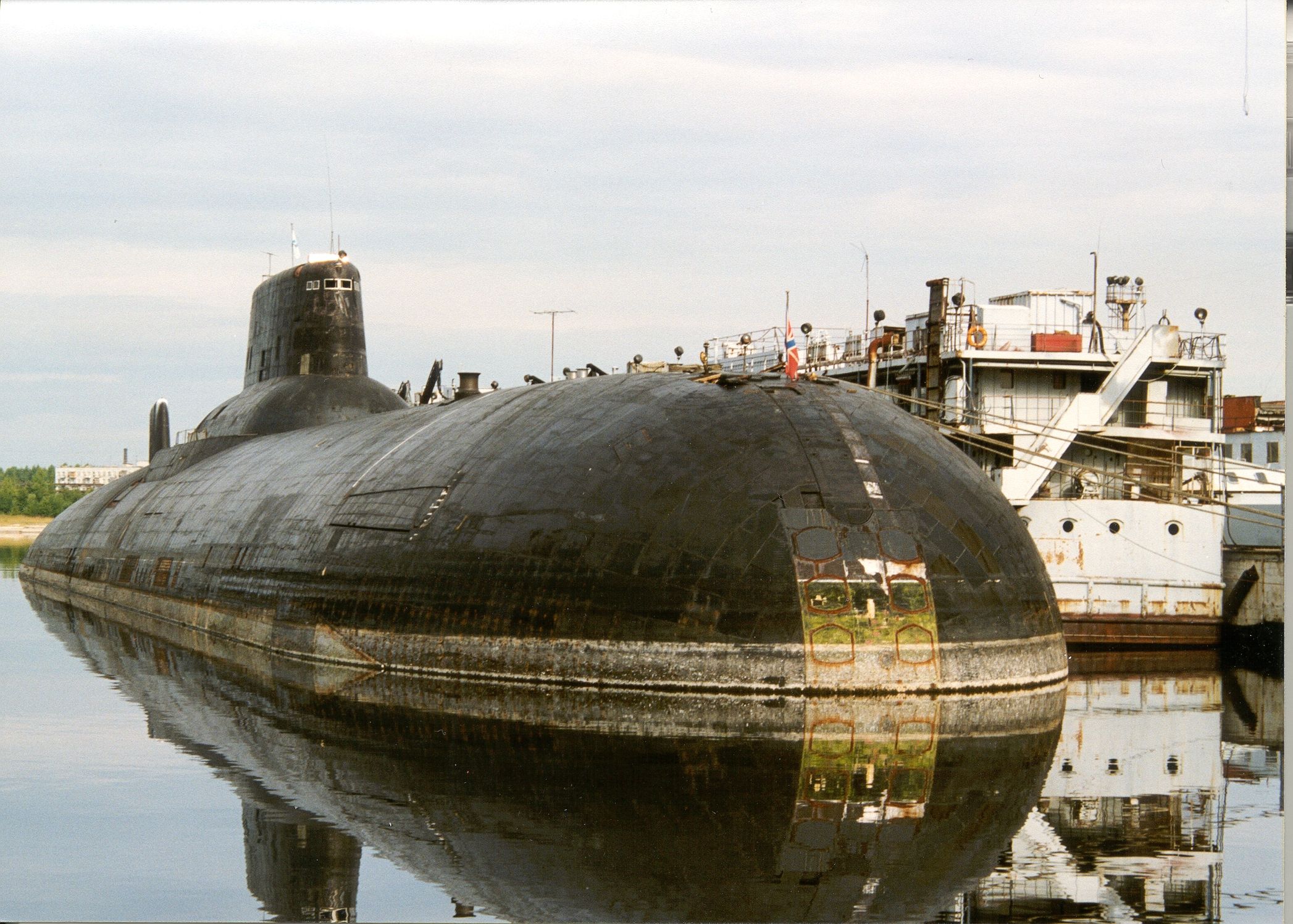 Russian_Typhoon-class_submarine-Around-for-a-while