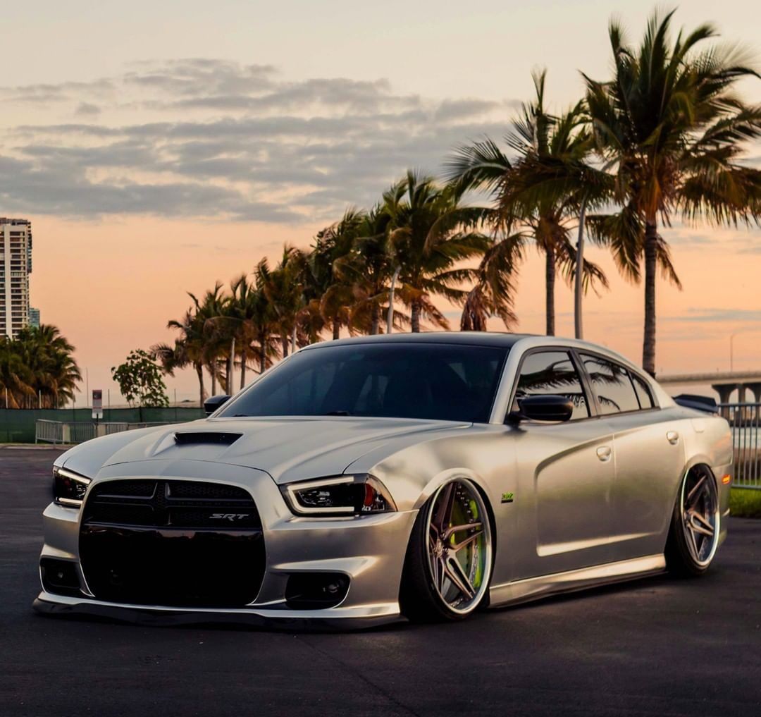 Lowered Dodge Charger SRT Is A Beach Bully