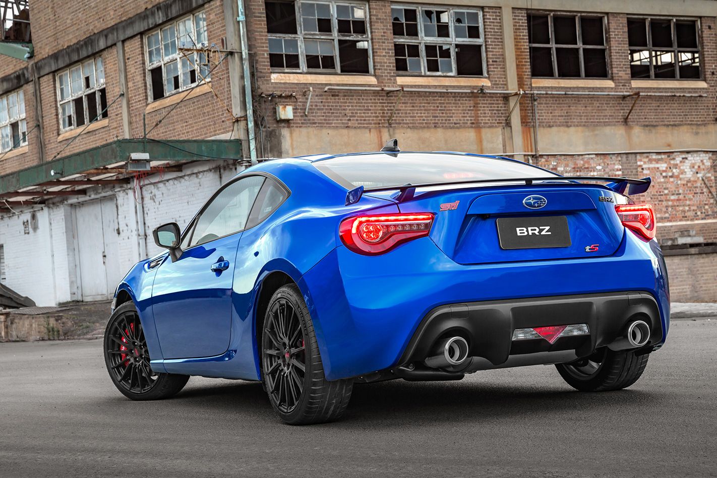 15 Cars With Gorgeous Rear Ends Wed Follow Anywhere