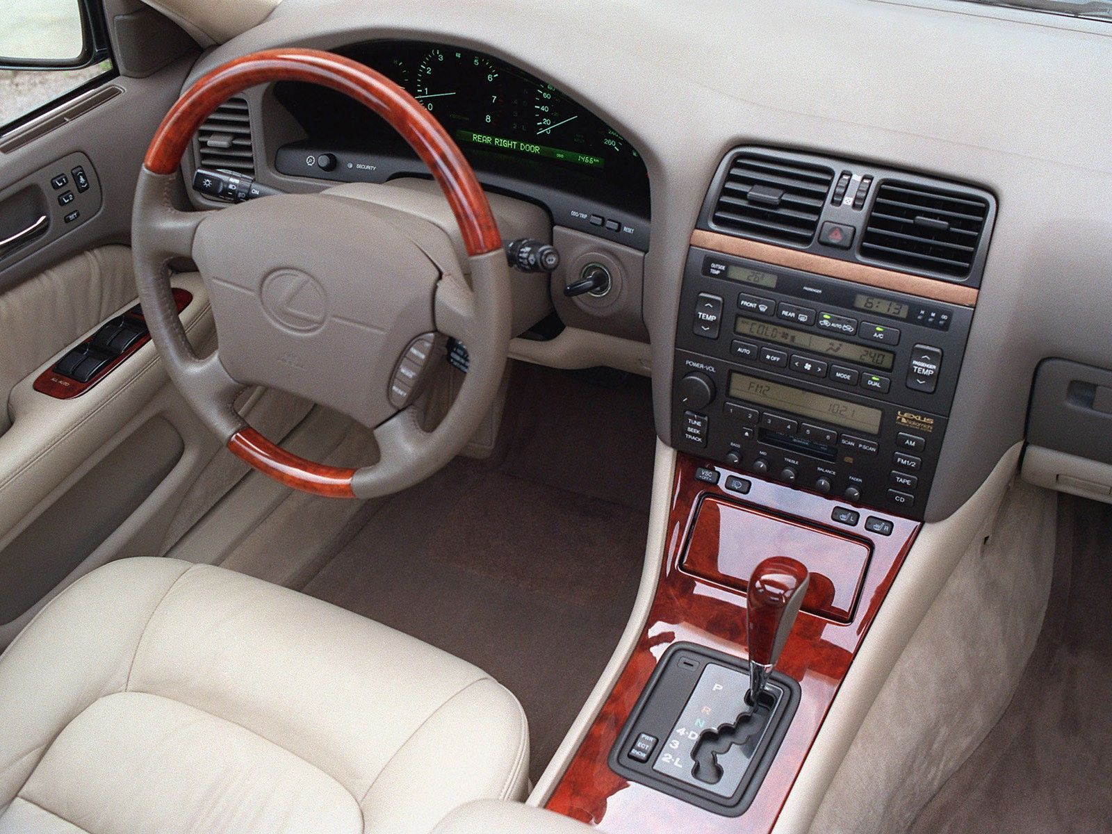 lexus ls400 interior
