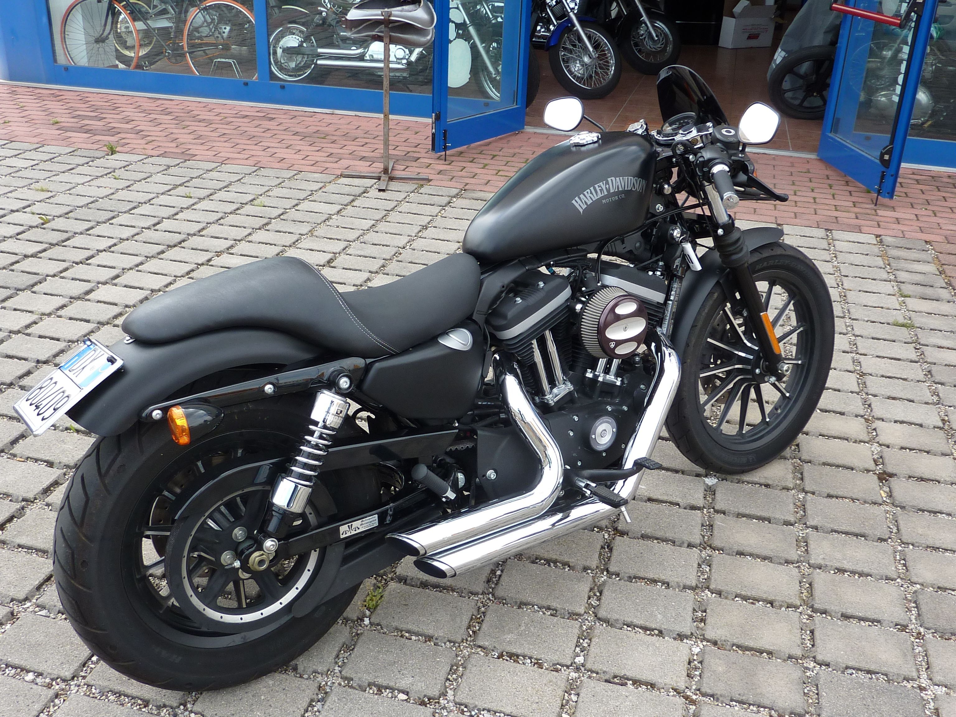 Harley-Davidson Sportster 883 Iron, Cafe Style, modified by Chop's