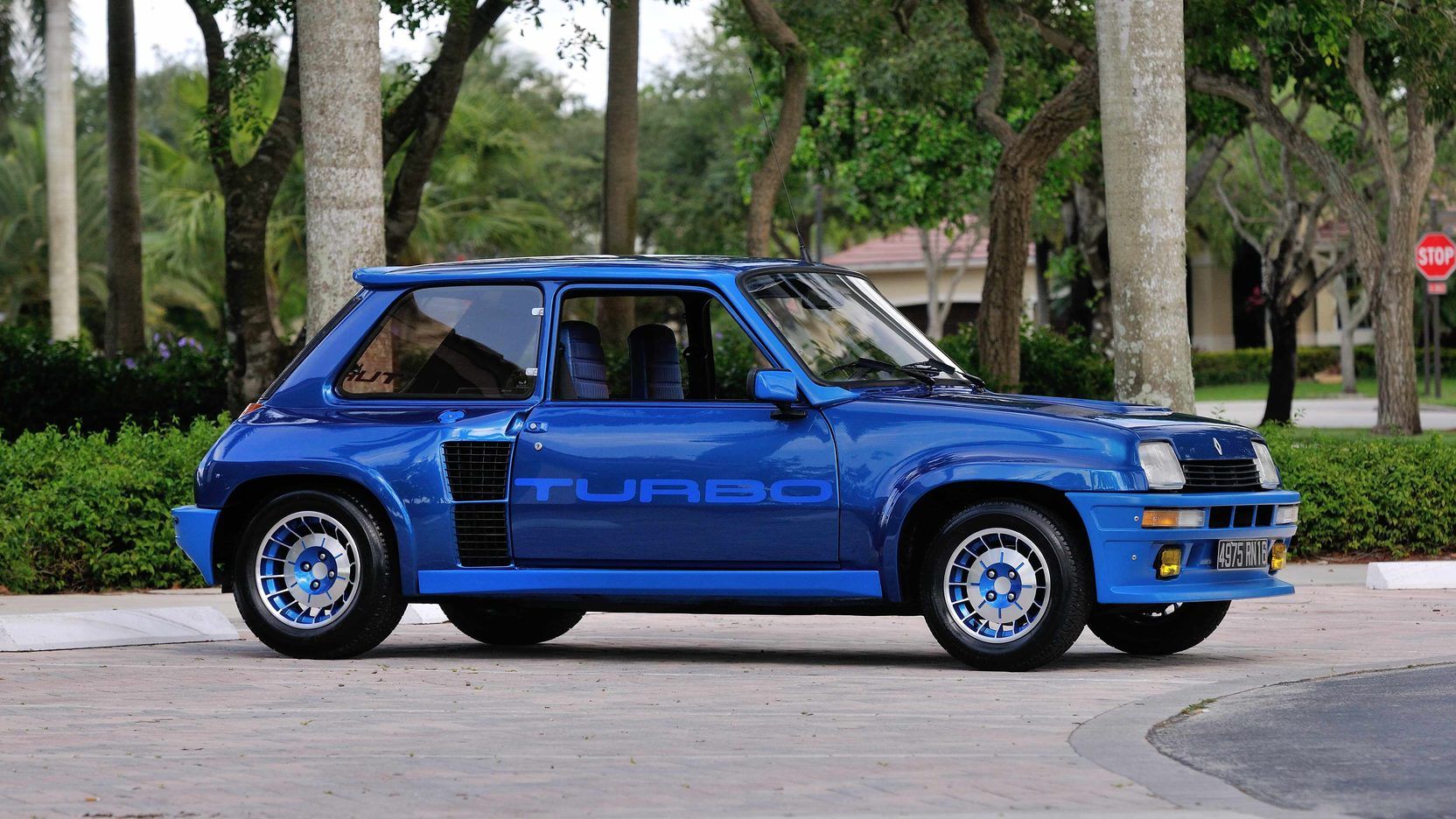 Blue Renault RT Turbo View