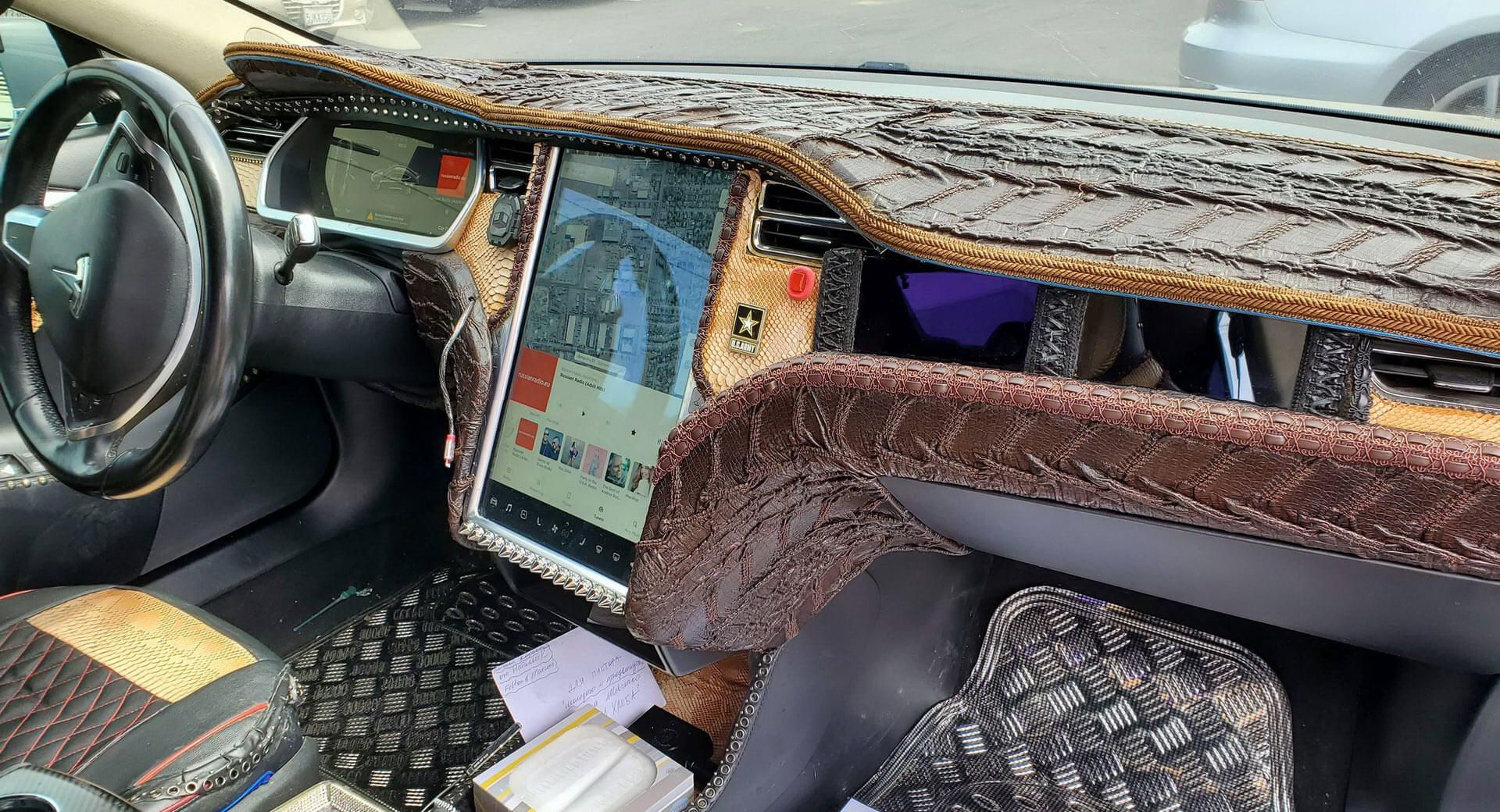 The worst custom Tesla Model S interior ever (Reddit)
