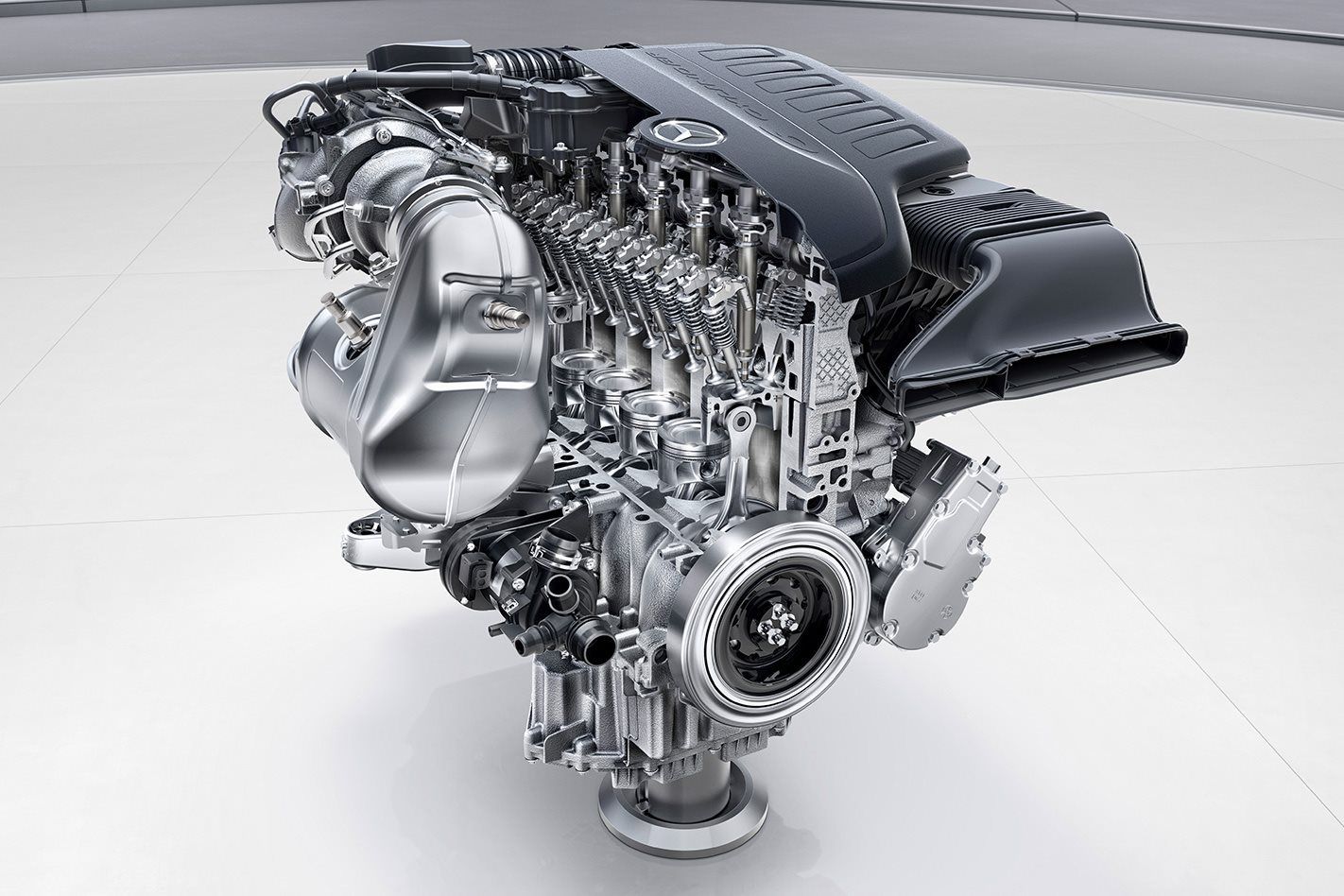 V6 Engine- V6 and V8 Engines Take Up The Same Space