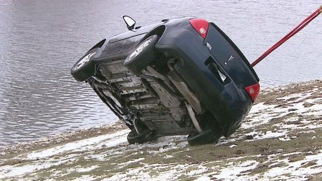 Car rolled into pond Pontiac G6 recall