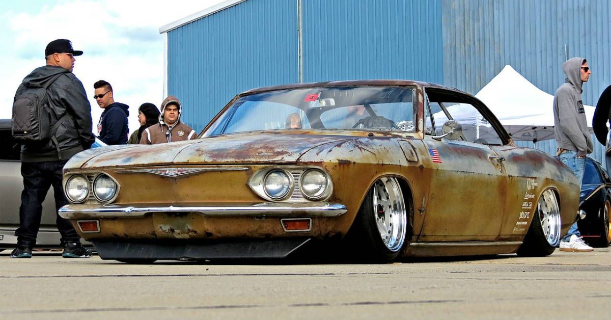 Chevrolet Corvair stance