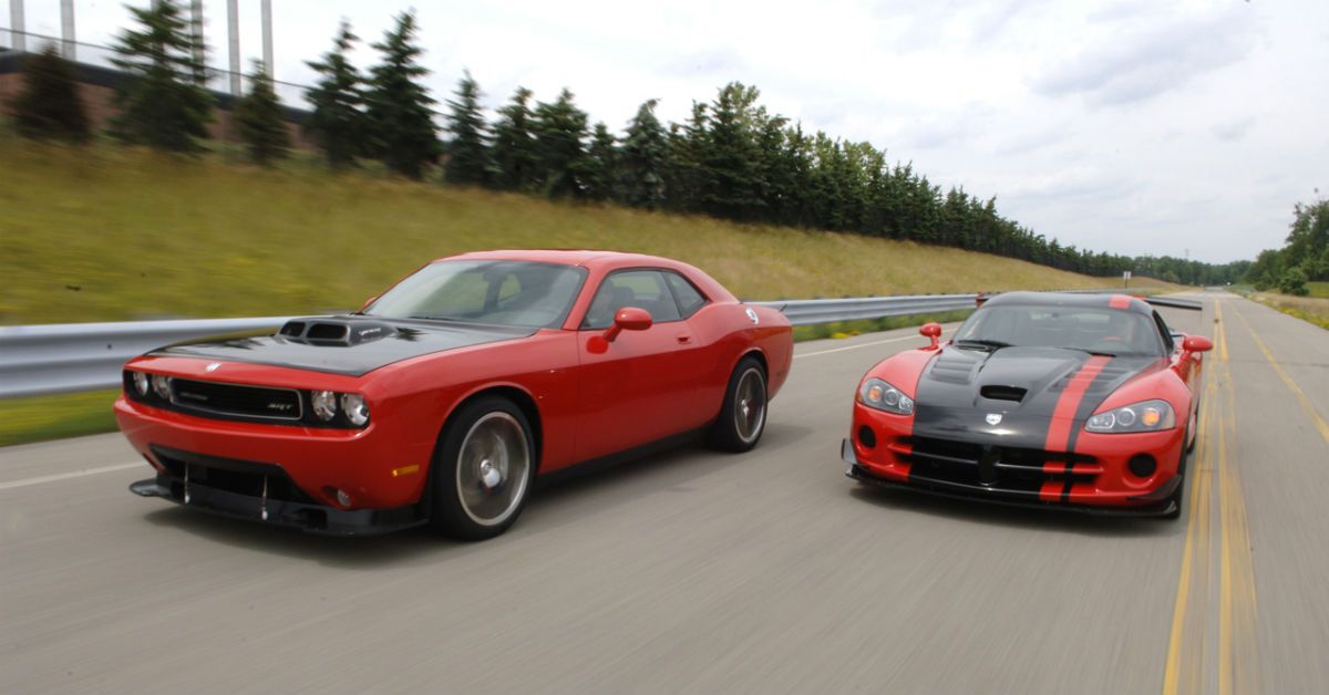 Dodge Viper vs Challenger