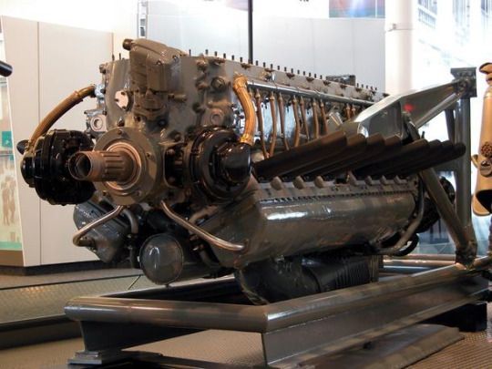 XIV-2220 V16 engine