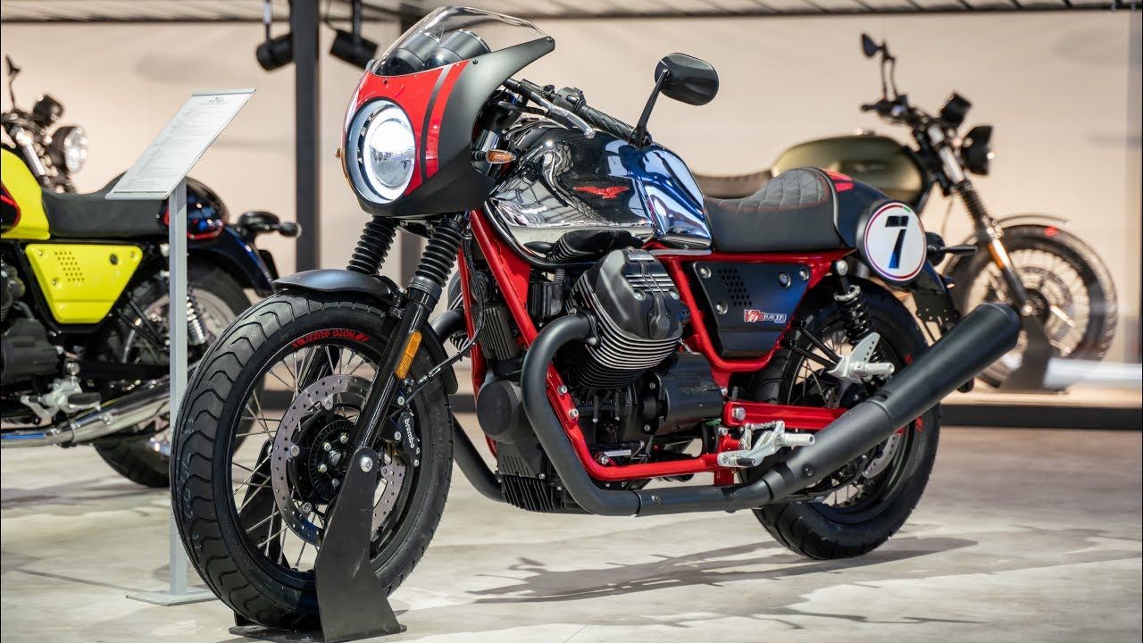 Moto Guzzi V7 III, naked motorcycle, twin-cylinder 750cc