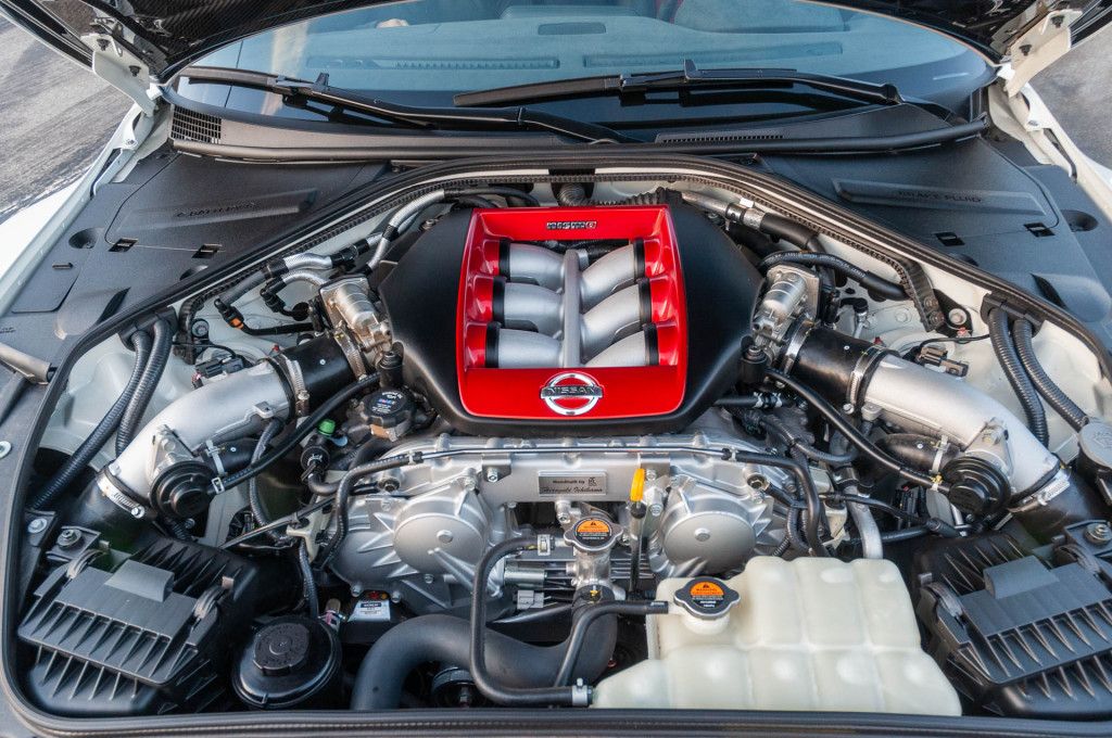 Nissan GTR engine bay