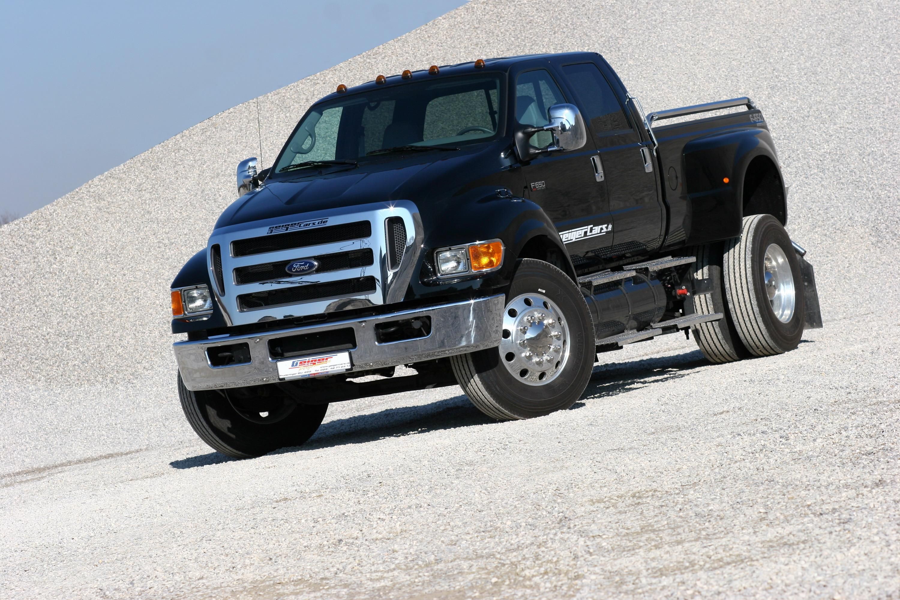 Ford F-650 dually