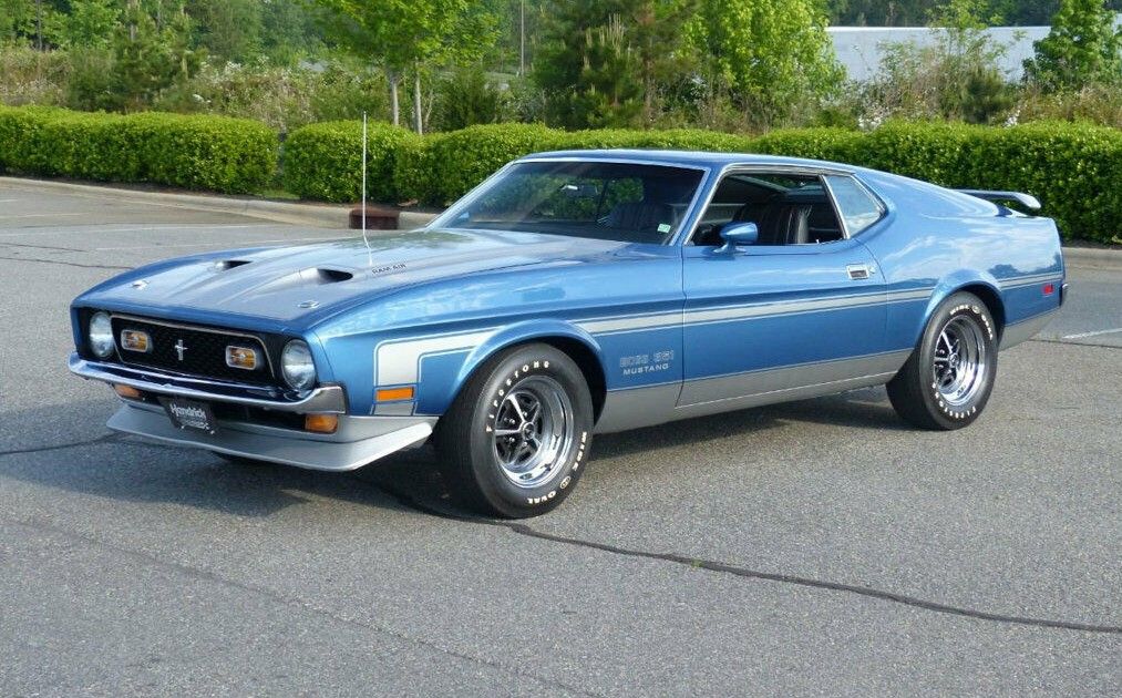 1971 Ford Mustang Boss 351 on the road