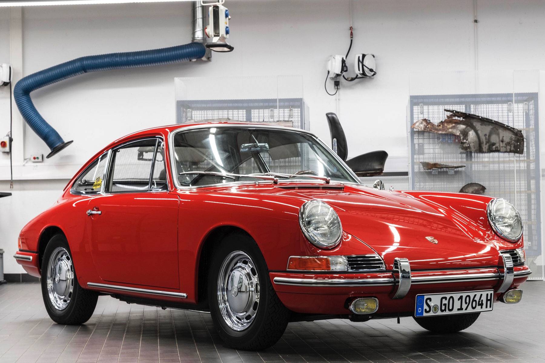 Red Porsche901