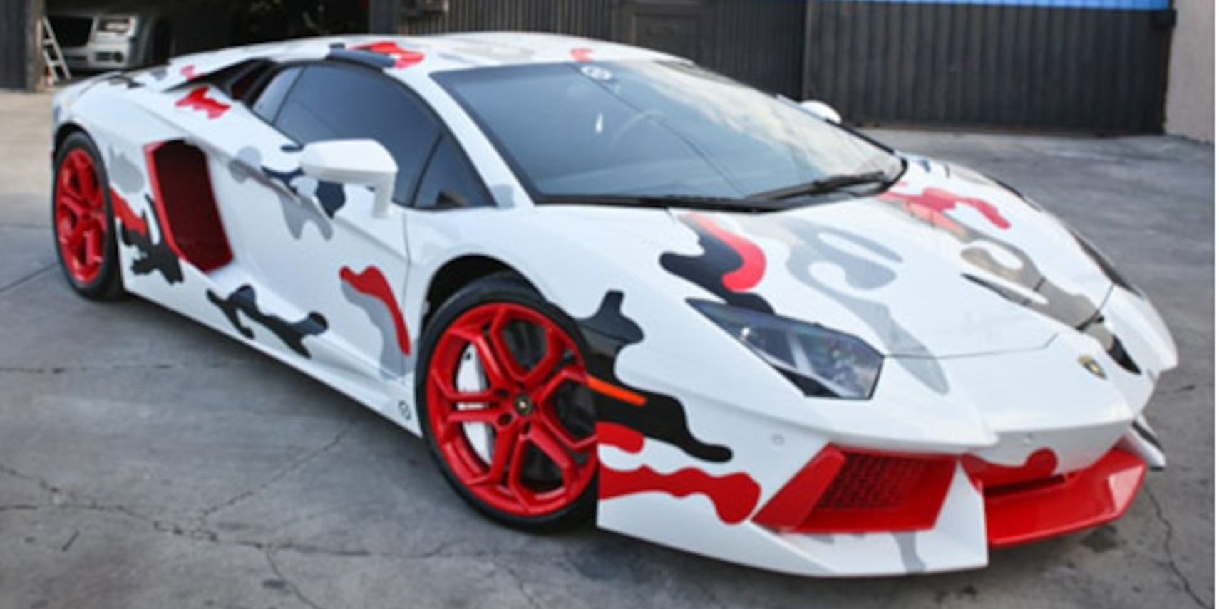 Chris Brown's modified Lamborghini Aventador White-Black-Red Camouflage