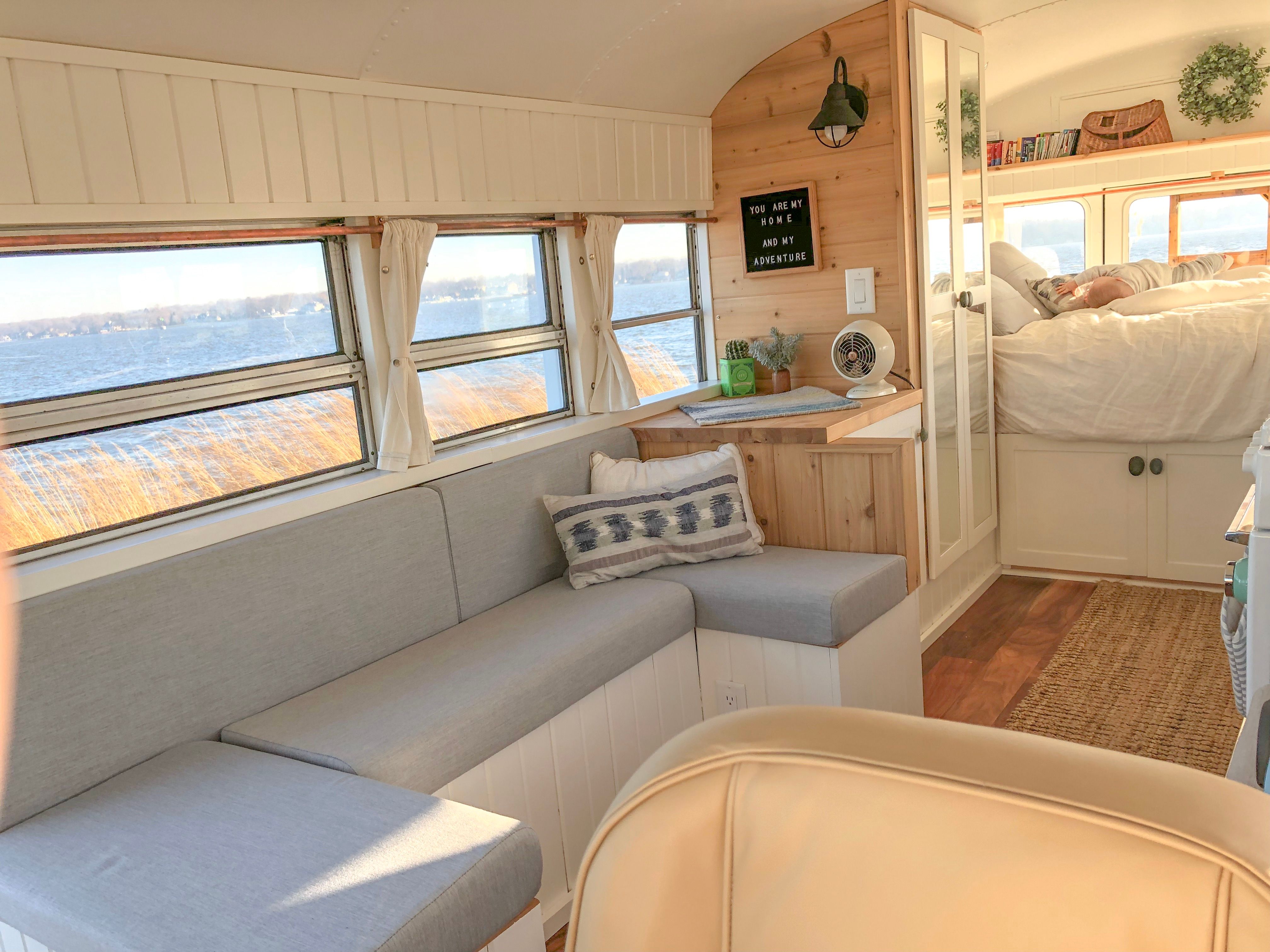 People Turned These 10 Vehicles Into Incredible Homes