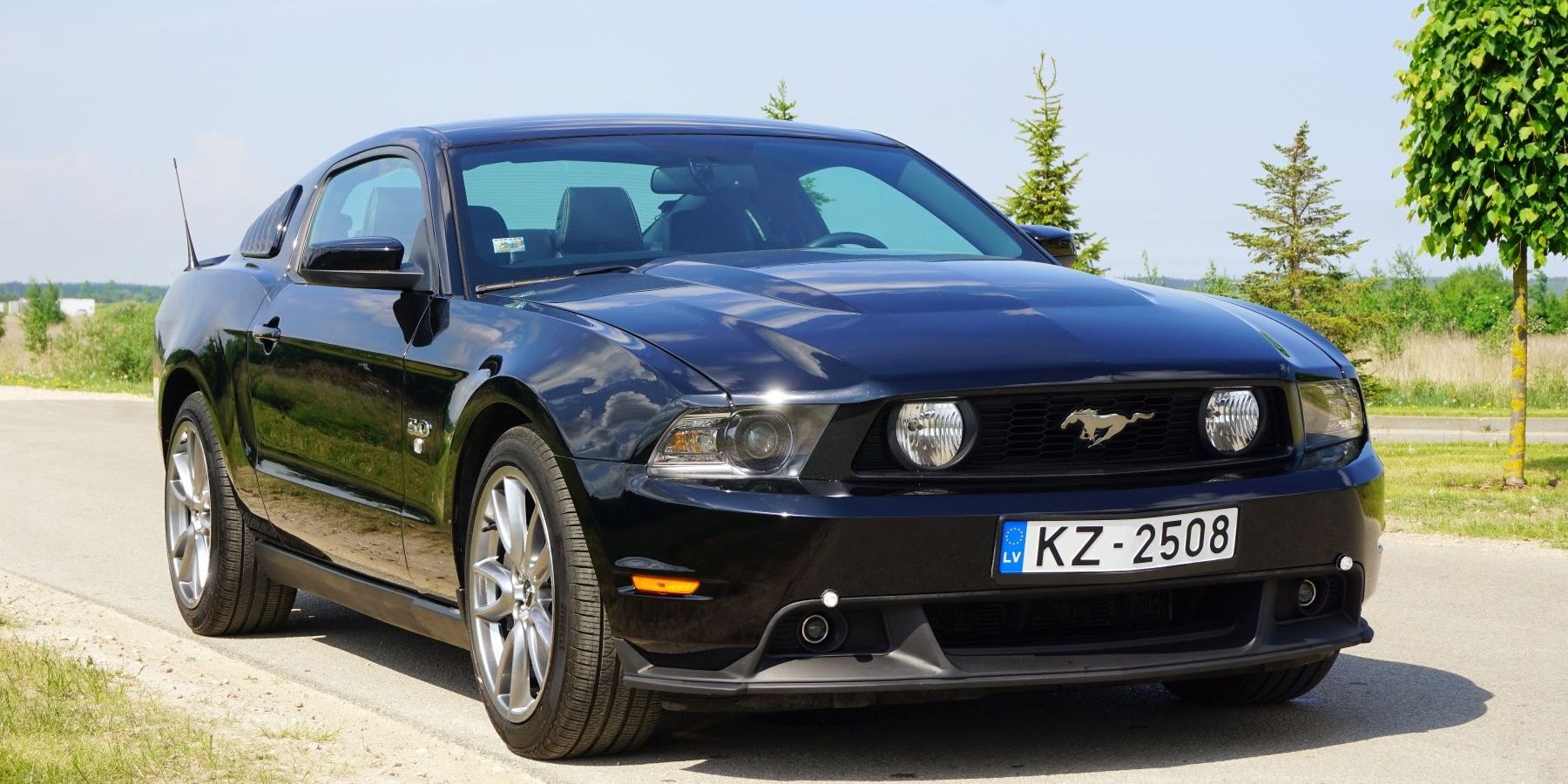 10 Cheap V8 Cars You Can Buy For Under 20,000