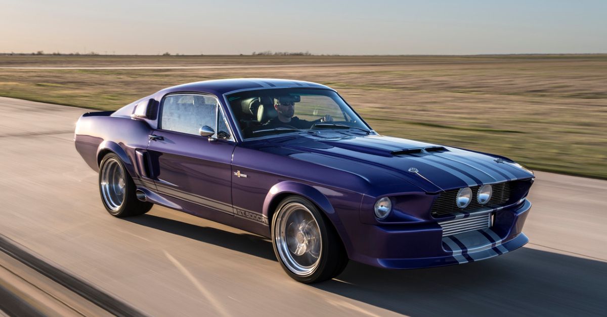 1967 Mustang Shelby GT500CR: Classic car with 900 hp and a carbon