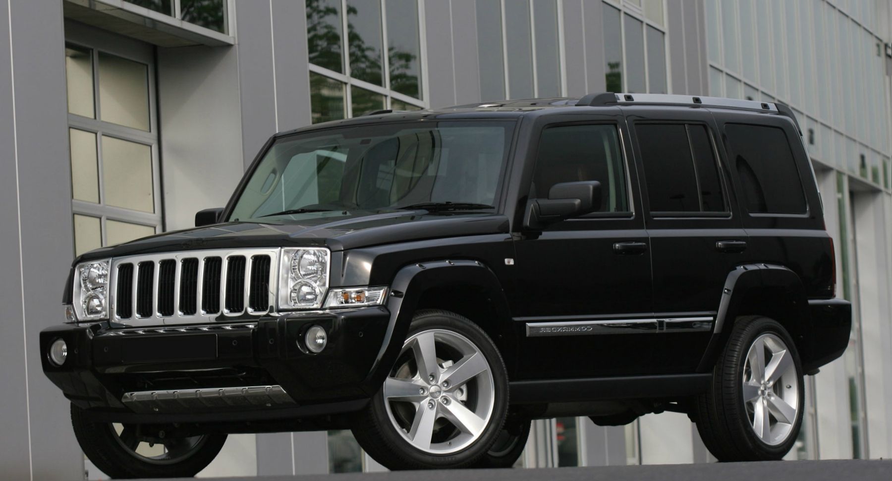 Black Jeep Commander