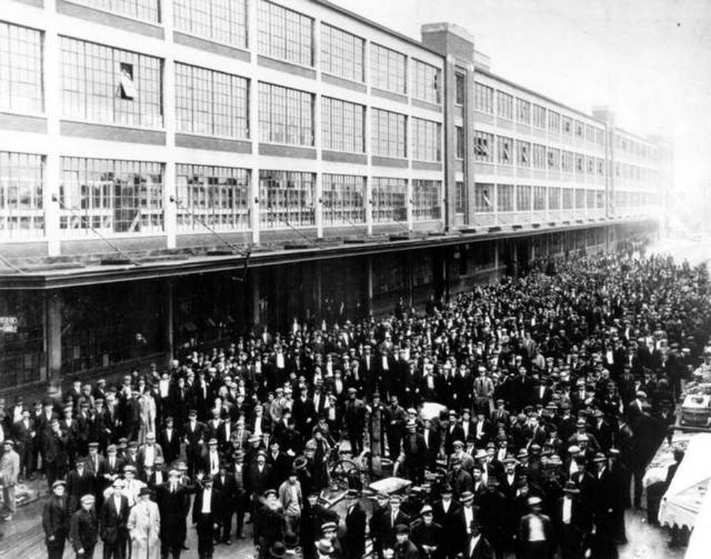 Workers Line Up For Ford’s $5 A Day Wages