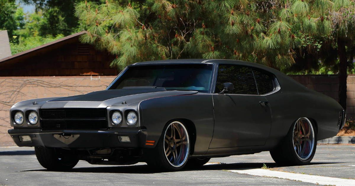 10 Discontinued Muscle Cars We Wish They'd Bring Back
