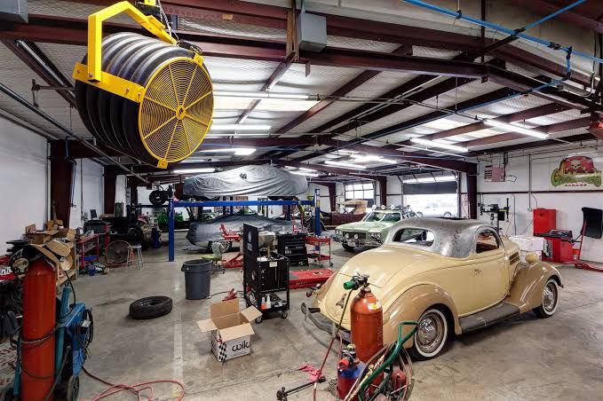 Fast N' loud lying about how long it takes to fix cars