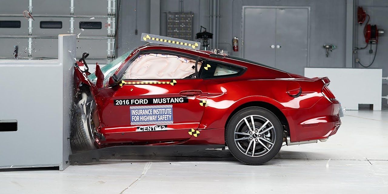Ford Mustang Crash Test