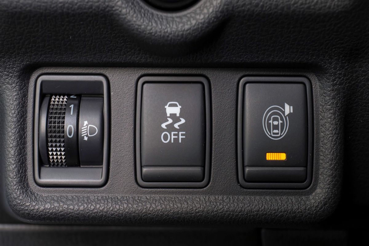 Traction Control Nissan System Electronic Vehicle Active Safety Feature