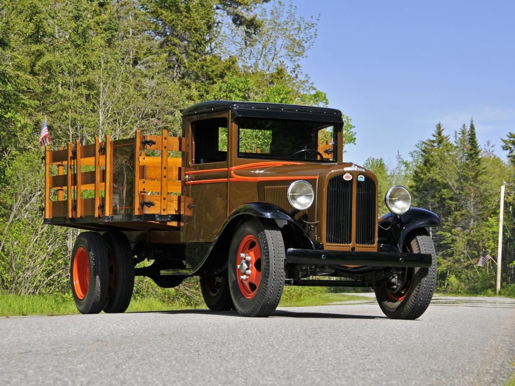 Vintage REO Speed-Wagon truck restored