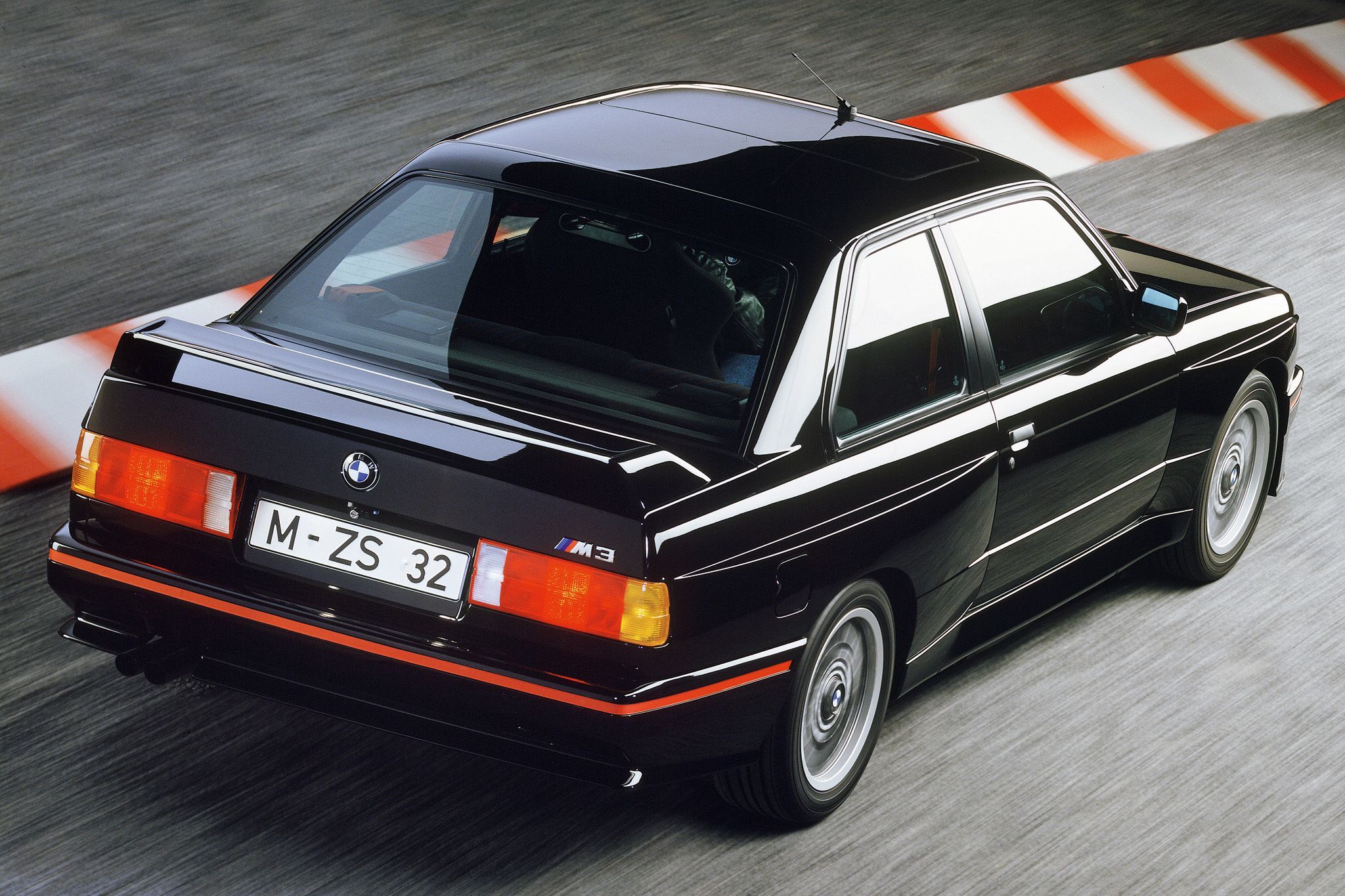 1990 BMW M3 Sport Evolution (E30) speeding on the highway