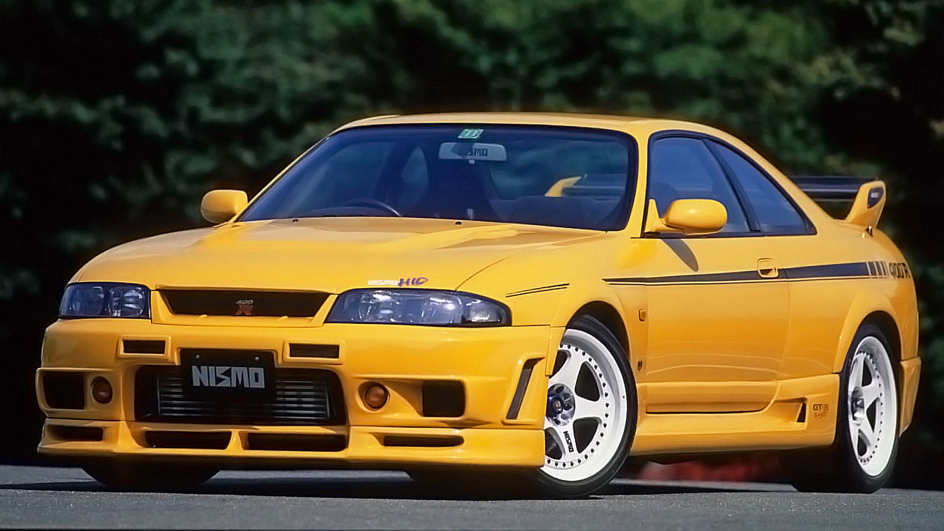 1997 Nissan Skyline GT-R NISMO 400R R33 Parked