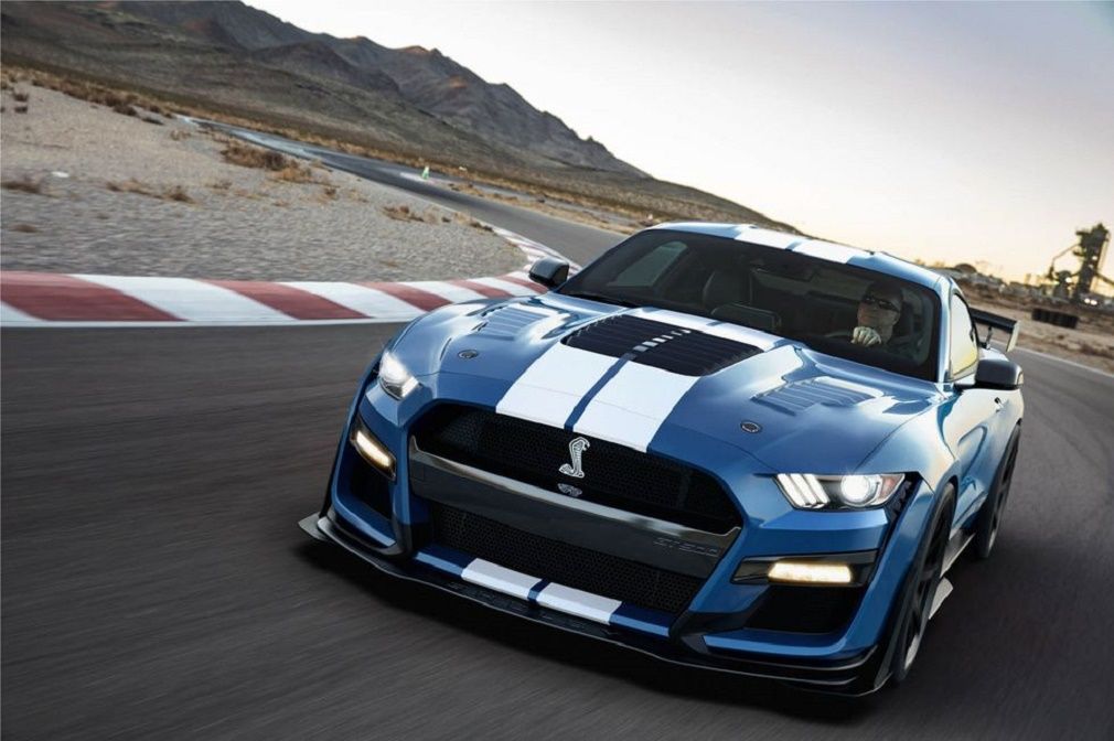 Performance blue 2020 Shelby GT500SE cruising the track
