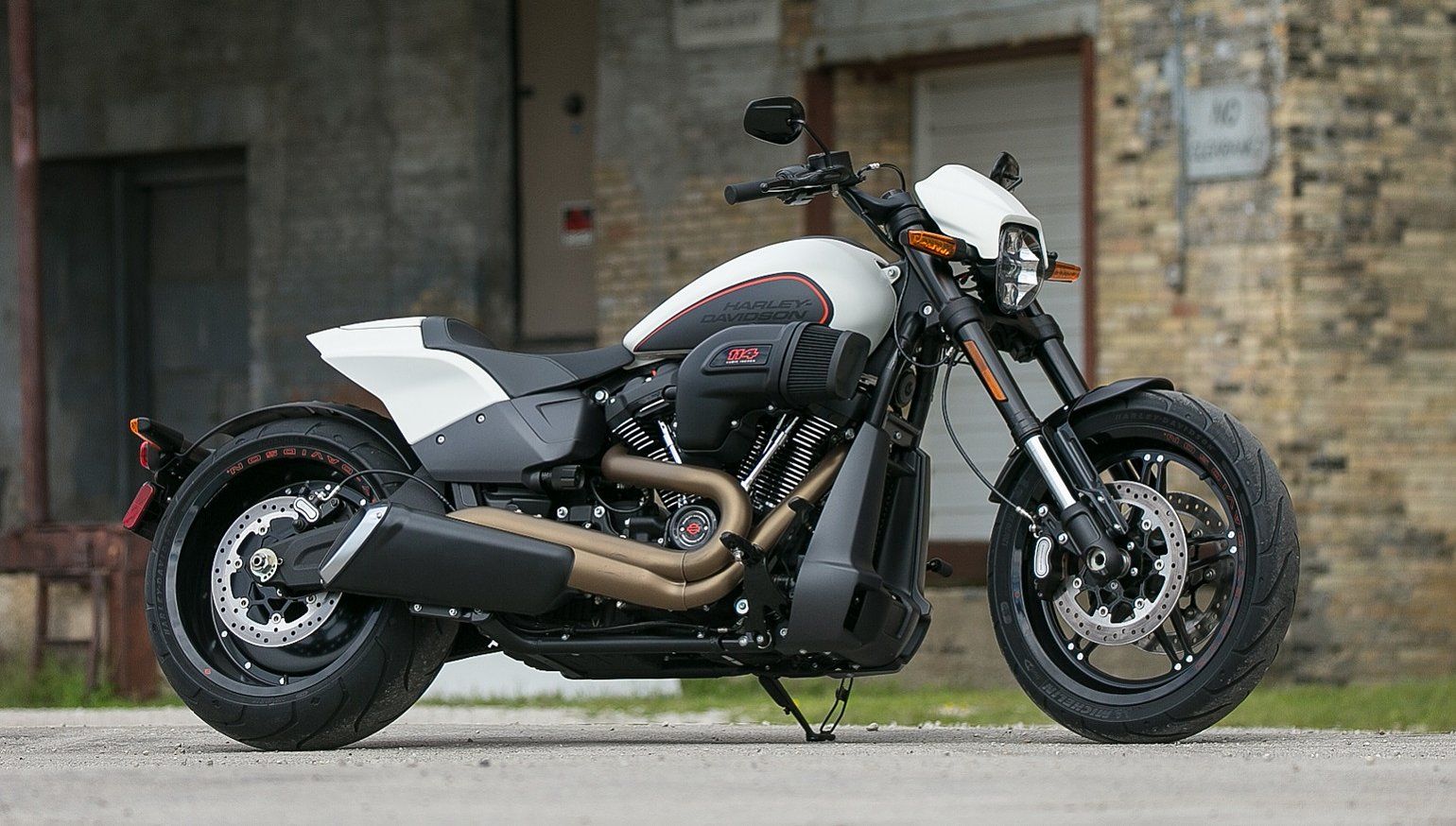 White and black Harley Davidson FXDR 114
