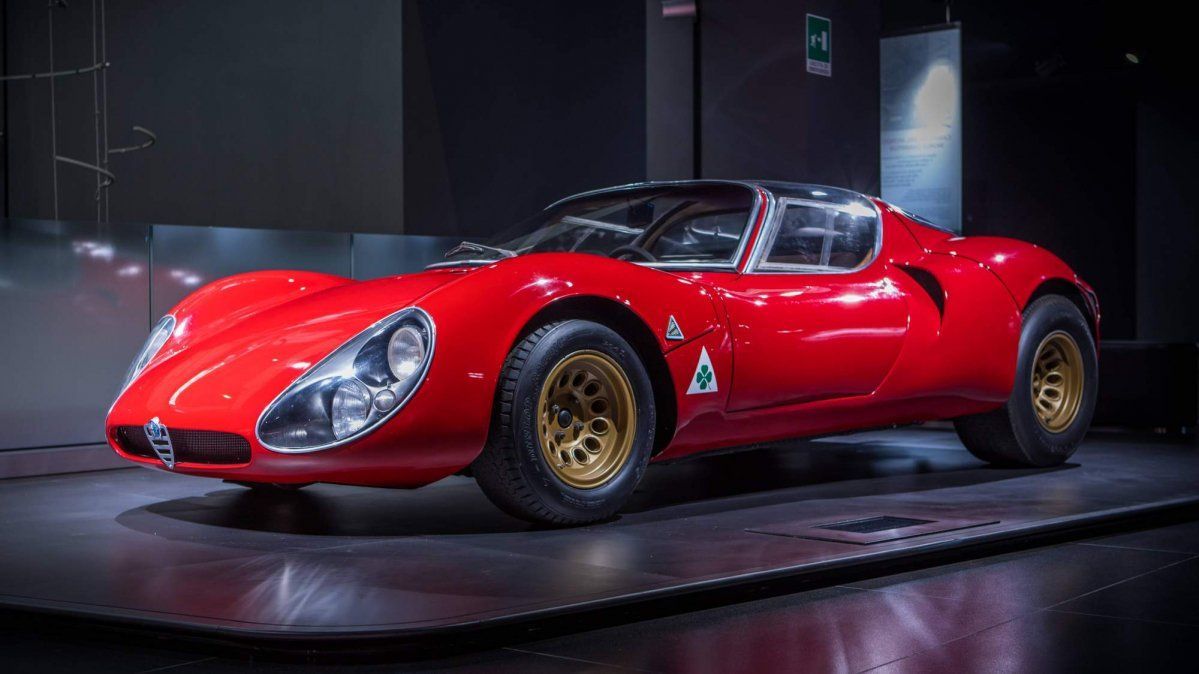 Alfa-Romeo-Tipo-33-Stradale
