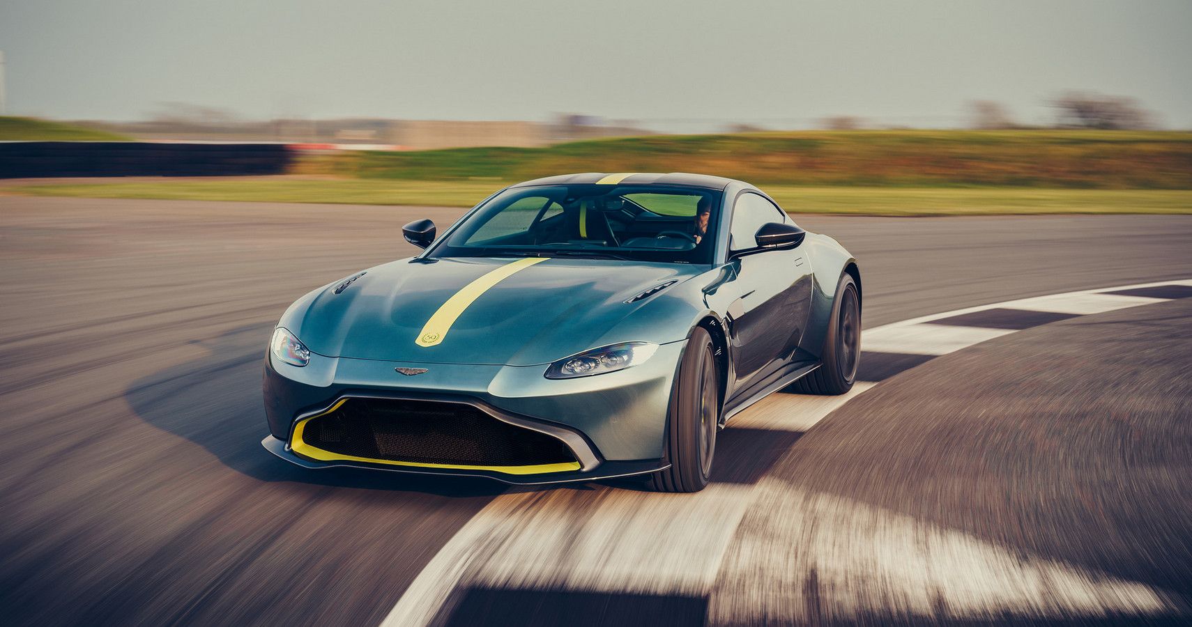 5 Sports Cars That Are Actually Faster With An Automatic Transmission 